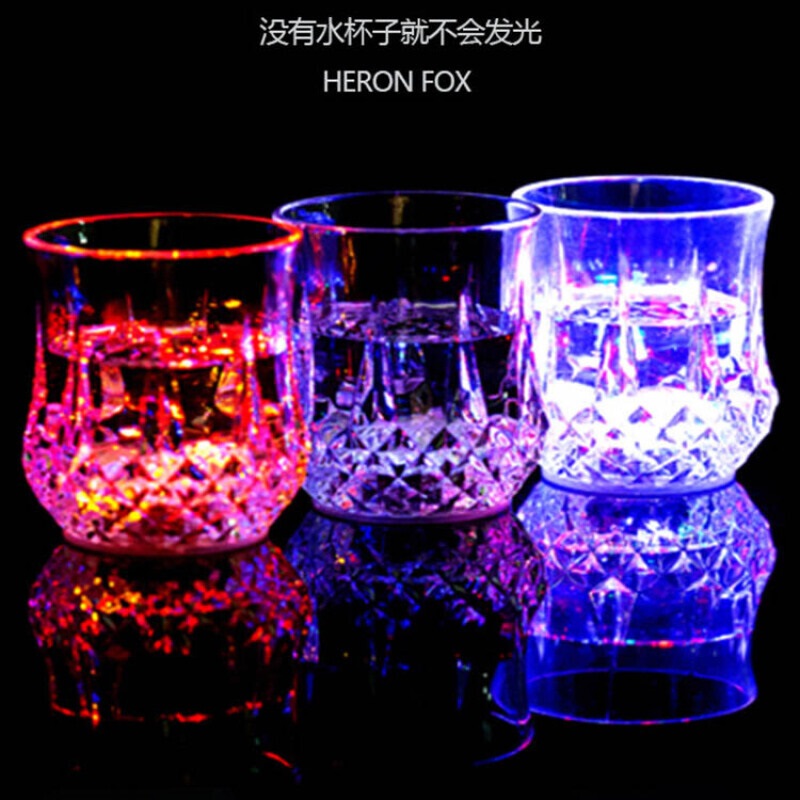 【登佑厨具】 LED发光酒杯 水感应菠萝杯 入水即亮7七彩夜光变杯在类目 玩具/童车/益智/积木/模型, 电子/发光/充气/整蛊玩具, 发光玩具中 - 来自Buy2taobao.com提供专业的淘宝代购服务
