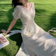 茶歇法式连衣裙小众设计复古2024夏季高级感气质，温柔风纯色初恋裙