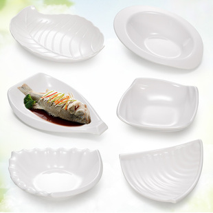 密胺a5白色创意仿瓷盘子餐厅，饭店不规则，三角盘异形盘子塑料商用