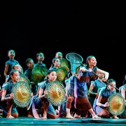 小荷风采我们的田野女童表演服斗笠道具儿童，民族现代舞蹈演出服装