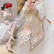 银色主婚纱高跟鞋女2023夏季蝴蝶结水晶新娘婚鞋细跟包头凉鞋
