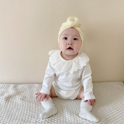 婴儿包屁衣长袖0-3新生儿纯棉连体衣，花边蕾丝领春秋女孩三角哈衣
