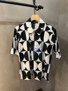 香港專櫃代購agnes b.HOMME幾何黑白圖形拉鏈短袖襯衫 23春夏男裝