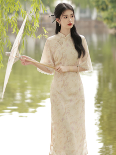新中式改良少女提花旗袍，2023年夏季优雅气质，温柔碎花长款连衣裙