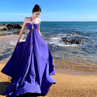 露腰露背深v泡泡袖，长袖在逃公主度假海边连衣裙，氛围感甜辣沙滩裙