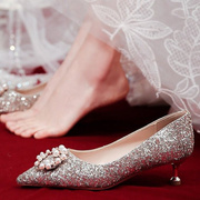银色水晶结婚鞋女2023新娘伴娘禾秀婚纱两穿大码香槟色低跟高跟鞋