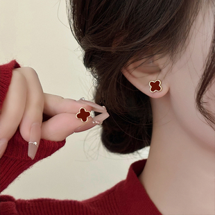 韩国红色四叶草耳钉女纯银小众设计感高级百搭耳饰2023年耳环