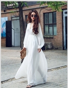 白色雪纺连衣裙夏季优雅甜美气质小白裙收腰显瘦V领长裙沙滩拍照