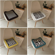 现代极简风家用餐椅垫方形，坐垫北欧黑白几何办公咖啡奶茶店椅子垫