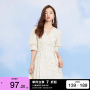 合辑款绫致ONLY2024春夏新系带收腰印花V领泡泡袖连衣裙女