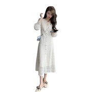 白色蕾丝长袖连衣裙2022早春法式赫本风长裙温柔气质夏季女装