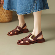 真皮包头凉鞋女平底跟罗马鞋，夏季复古风丁字，式扣带方头牛皮凉鞋