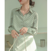高级感绿色缎面衬衫女长袖气质职业面试垂感衬衣设计感小众上衣秋