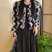 韩国chic复古圆领重工，提花单排扣外套+高腰百褶半身裙，长裙套装女