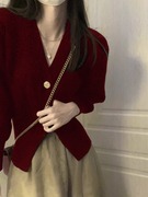 酒红色v领毛衣外套，女秋冬季洋气减龄小香风上衣外搭针织开衫
