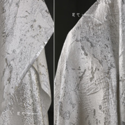 银白色刺金喷漆提花 肌理中式鎏金马面裙西装外套服装设计师面料