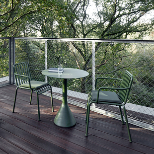 简约休闲庭院户外桌椅奶茶店咖啡厅铁艺彩色露天套装组合设计桌子
