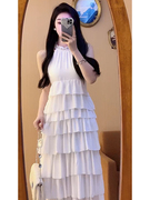 白色连衣裙女夏季挂脖无袖蛋糕裙气质小众设计感重工露肩御姐长裙