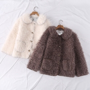冬季时尚有范娃娃(范，娃娃)领羊羔绒皮毛一体系，扣短款仿皮草外套18118