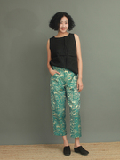 姜欢设计初夏异域风情孔雀绿刺绣浮雕图案奢华感挺括8分裤
