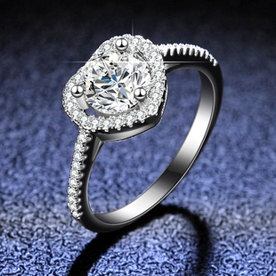莫桑石镶嵌(石镶嵌)钻戒，一见倾心时尚女款戒指，s925纯银饰品情侣对戒婚戒