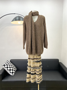 胡发发(胡发发)围巾毛衣搭配的吊带裙含羊毛，+深咖色毛衣秋冬外套女两件套