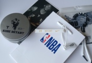 NBA球星科比手环湖人队24号 黑曼巴新标篮球硅胶腕带纪念款