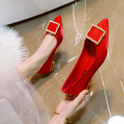 红鞋婚鞋女红色高跟中式结婚鞋细跟婚纱鞋舒适粗跟平底孕妇新娘鞋
