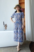 夏季圆领连衣裙气质妈妈，雪纺褶皱清凉透气薄款裙子蓝色印花