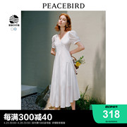 太平鸟 2024春季设计感白色连衣裙法式优雅收腰重工长裙女