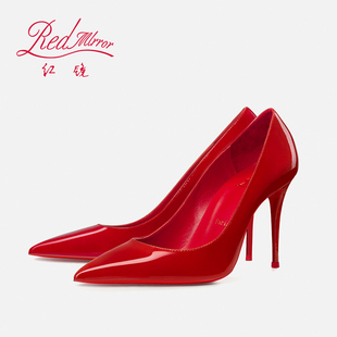 红镜婚鞋红色高跟鞋女结婚漆皮新娘秀禾婚宴，红底尖头性感浅口鞋