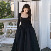 经典赫本风茶歇法式超大裙摆艺考女生，收腰显线条，气质复古小黑裙美