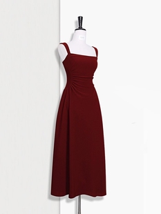 红色吊带连衣裙女夏法式高端收腰订婚礼服平时可穿赫本小红裙海边