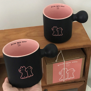 芭比粉黑色小狗磨砂马克杯情侣陶瓷杯家用早餐咖啡杯高级感喝水杯