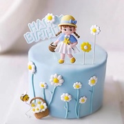 烘焙蛋糕装饰原创晴天蓝色清新白裙黄帽女孩雏菊，花海场景生日插件