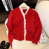红色毛衣女款2024秋冬时尚洋气减龄蕾丝边设计感冬季针织开衫