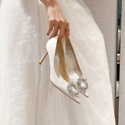 伴娘单鞋白色婚纱新娘鞋2023春季设计感小众气质高跟鞋女细跟