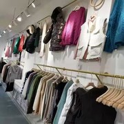 服装展示架壁挂式上墙挂衣架，多层挂衣杆墙上固定晾衣架家用侧挂架