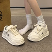 小白鞋女2024春季松糕，底板鞋百搭小众，增高休闲厚底运动鞋
