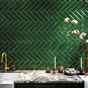 北欧风墨绿色瓷砖地铁砖厨房卫生间浴室釉面墙砖绿色长条砖
