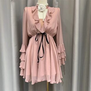 小众粉红色层叠水袖连衣裙女春夏微醺甜美气质系带荷叶边短裙