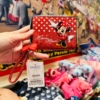 香港迪士尼乐园米妮波点米老鼠可爱卡通，手提散钱包零钱包