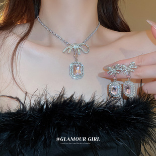 镶钻水钻锆石方形蝴蝶结项链耳环套装轻奢时尚小众百搭高级感饰品
