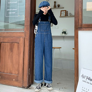 2022年韩版宽松时尚，大码背带裤女适合胯大腿，粗梨形身材直筒牛仔裤