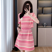 粉白条纹t恤连衣裙女夏2023小众设计感收腰显瘦假两件套裙子