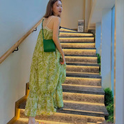 超仙海边度假设计感抹胸嫩绿色印花波浪花边连衣裙氛围感吊带长裙