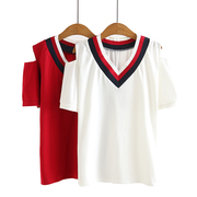 2022夏季韩版大码女士套头衫设计感显瘦V领拼色漏肩短袖T恤