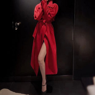 高端轻奢红色大衣外套，名媛气质慵懒风，西装领廓形长款风衣女