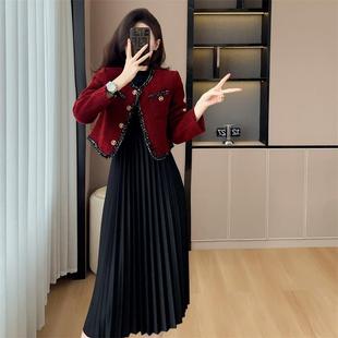 法式小香风套装女秋冬高级感加棉，加厚红色短外套黑色连衣裙两件套