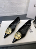 时尚金属圆扣黑色高级感尖头单鞋，女2024年软皮舒适法式平底鞋